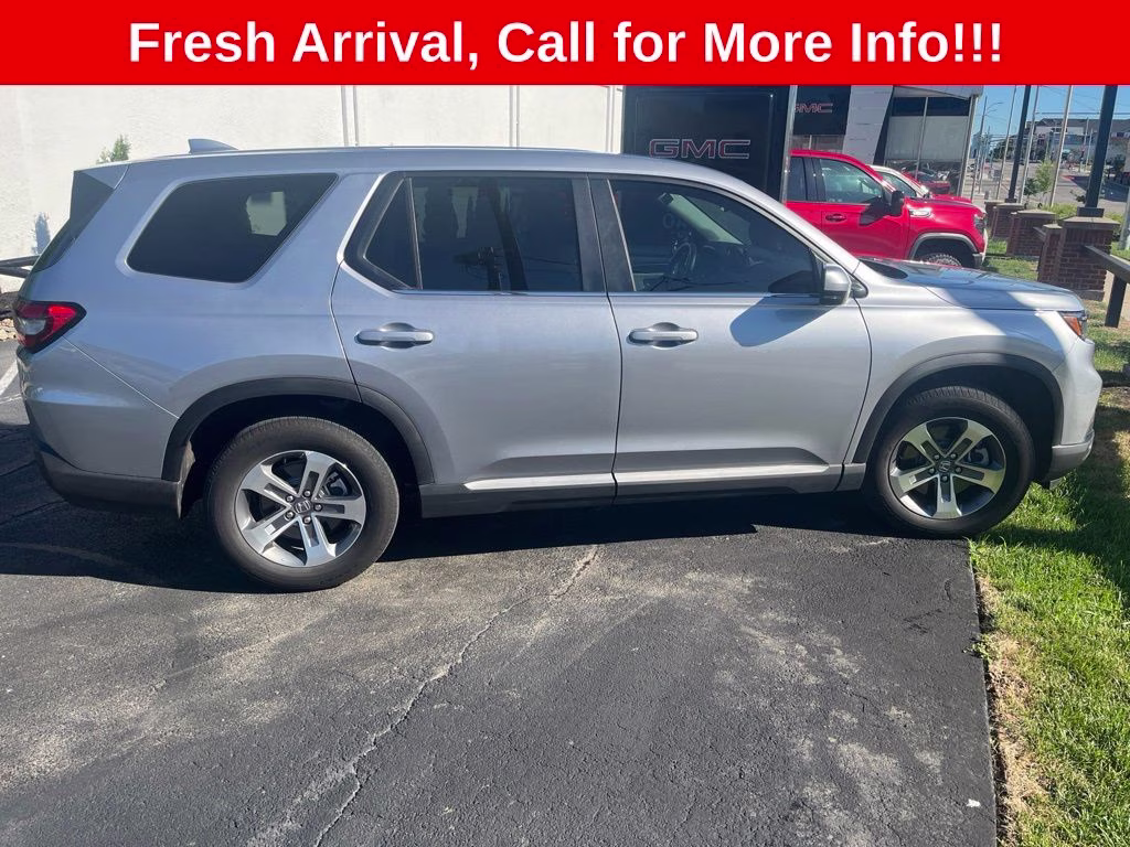 2025 Lunar Silver Metallic Honda Pilot EX-L AWD SUV