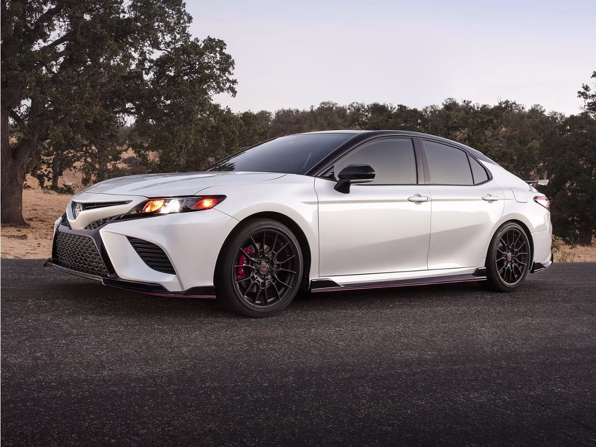 2020 Blue Toyota Camry FWD Sedan