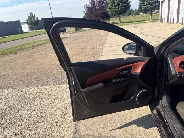 2011 Black Granite Metallic Chevrolet Cruze 2LT FWD Sedan