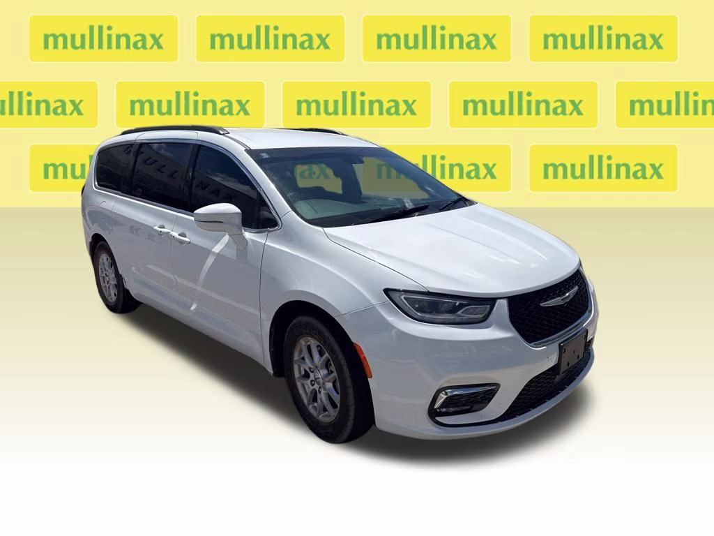2022 Bright White Clearcoat Chrysler Pacifica Touring L FWD Van