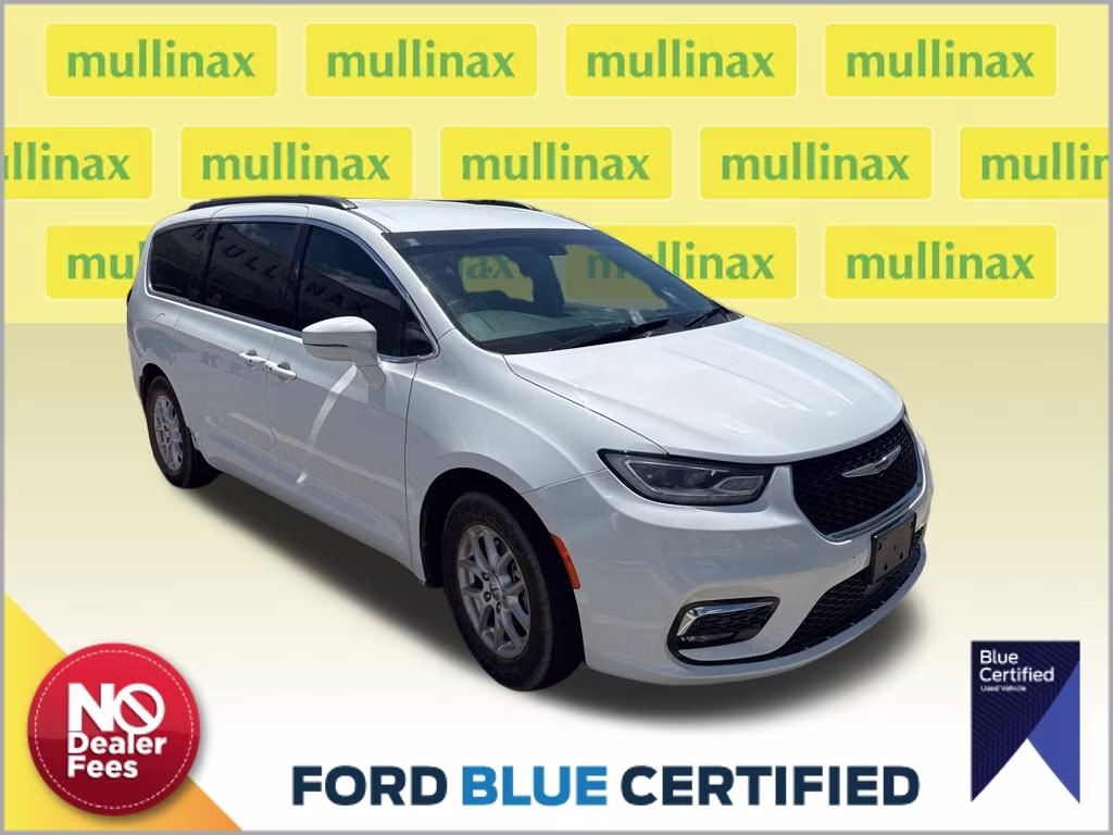 2022 Bright White Clearcoat Chrysler Pacifica Touring L FWD Van