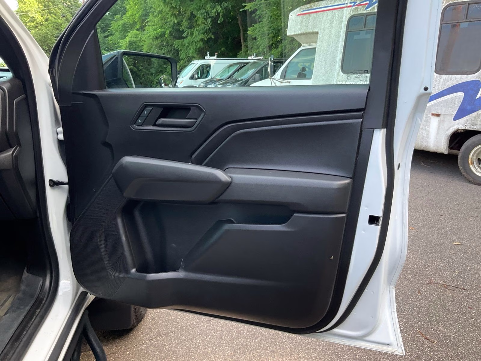 2024 Summit White Chevrolet Colorado Trail Boss 4X4 Truck