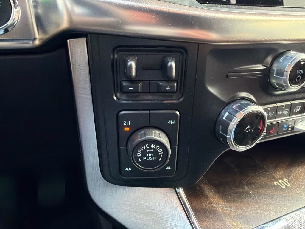 2023 Agate Black Metallic Ford F-150 King Ranch 4X4 Truck