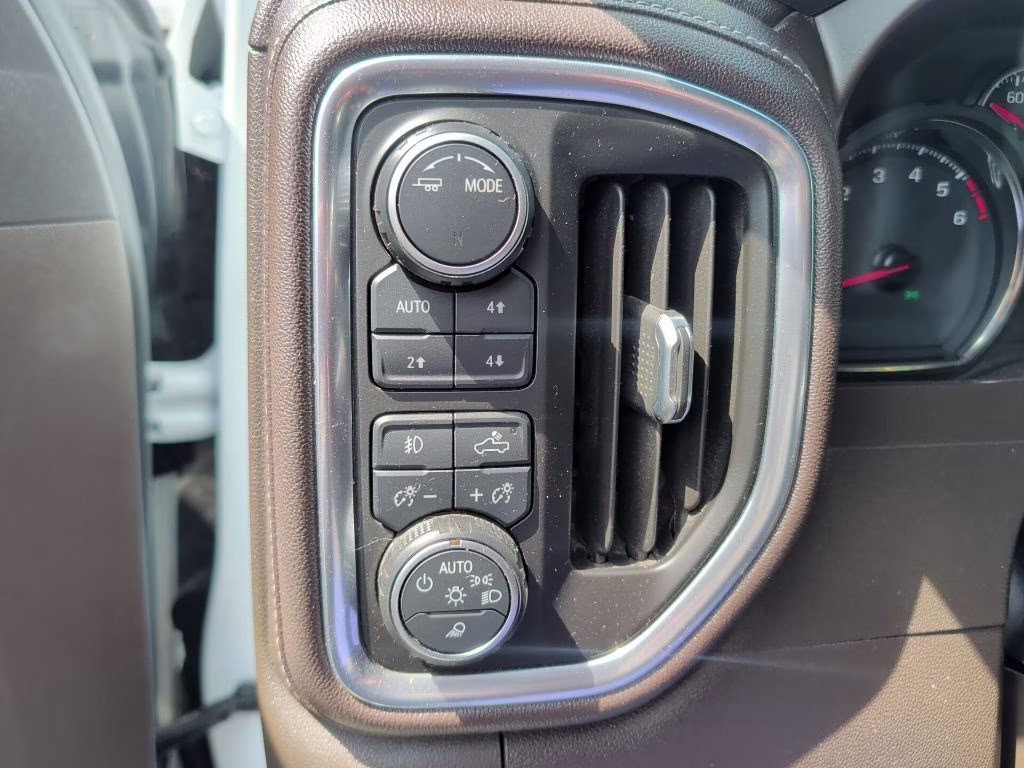 2021 Summit White Chevrolet Silverado 1500 RST 4X4 Truck