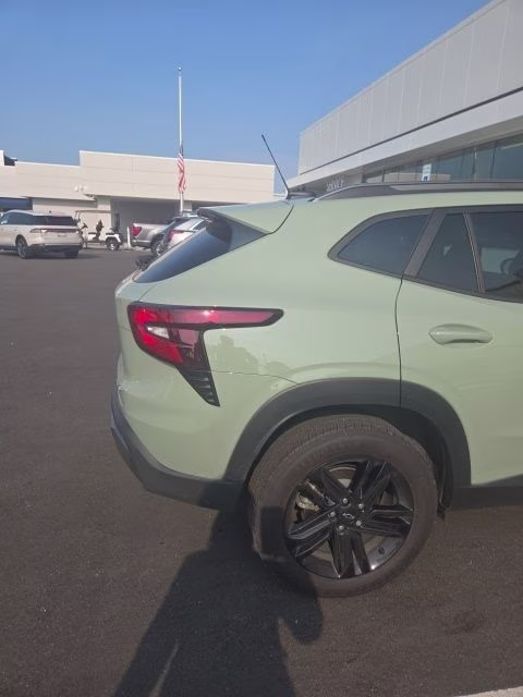 2025 Cacti Green Chevrolet Trax ACTIV FWD SUV