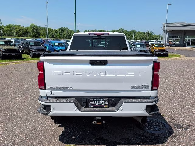 2025 Iridescent Pearl Tricoat Chevrolet Silverado 3500HD High Country 4X4 Truck