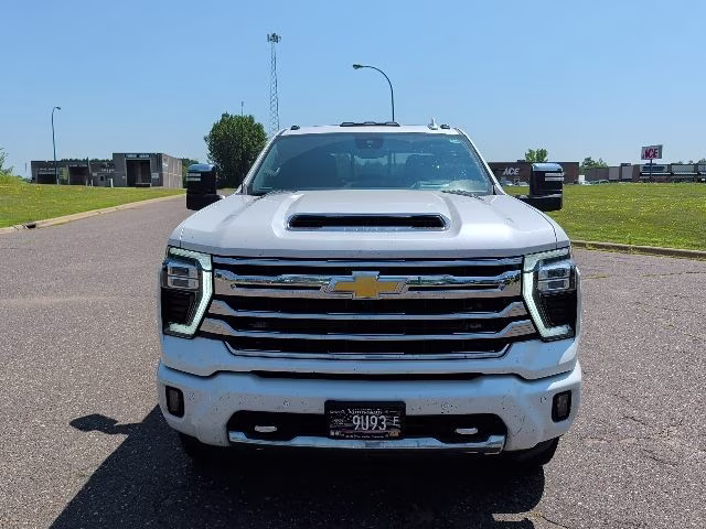 2025 Iridescent Pearl Tricoat Chevrolet Silverado 3500HD High Country 4X4 Truck