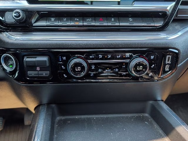 2025 Iridescent Pearl Tricoat Chevrolet Silverado 3500HD High Country 4X4 Truck