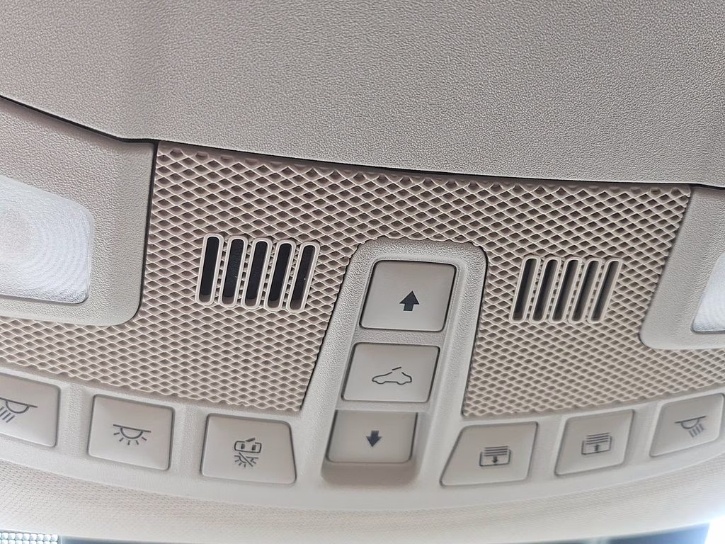 2021 White Metallic Ford Expedition Limited RWD SUV
