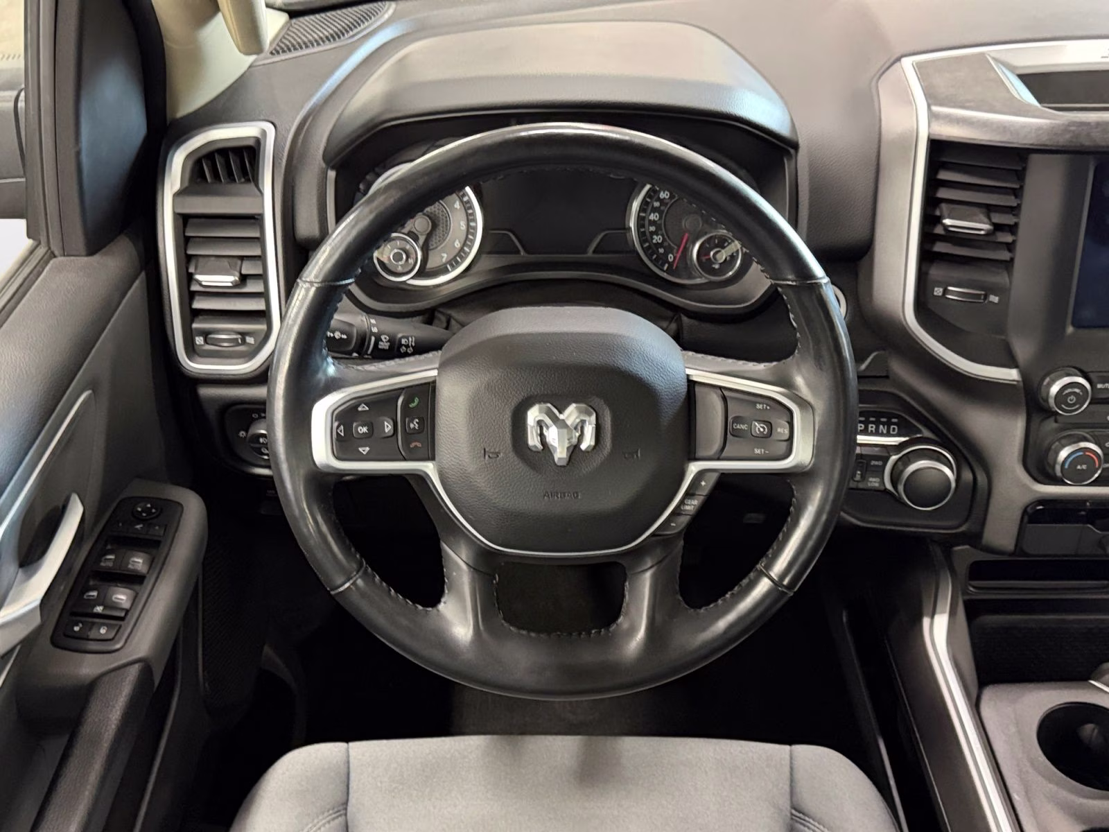 2020 Diamond Black Crystal Pearlcoat Ram 1500 Big Horn/Lone Star 4X4 Truck