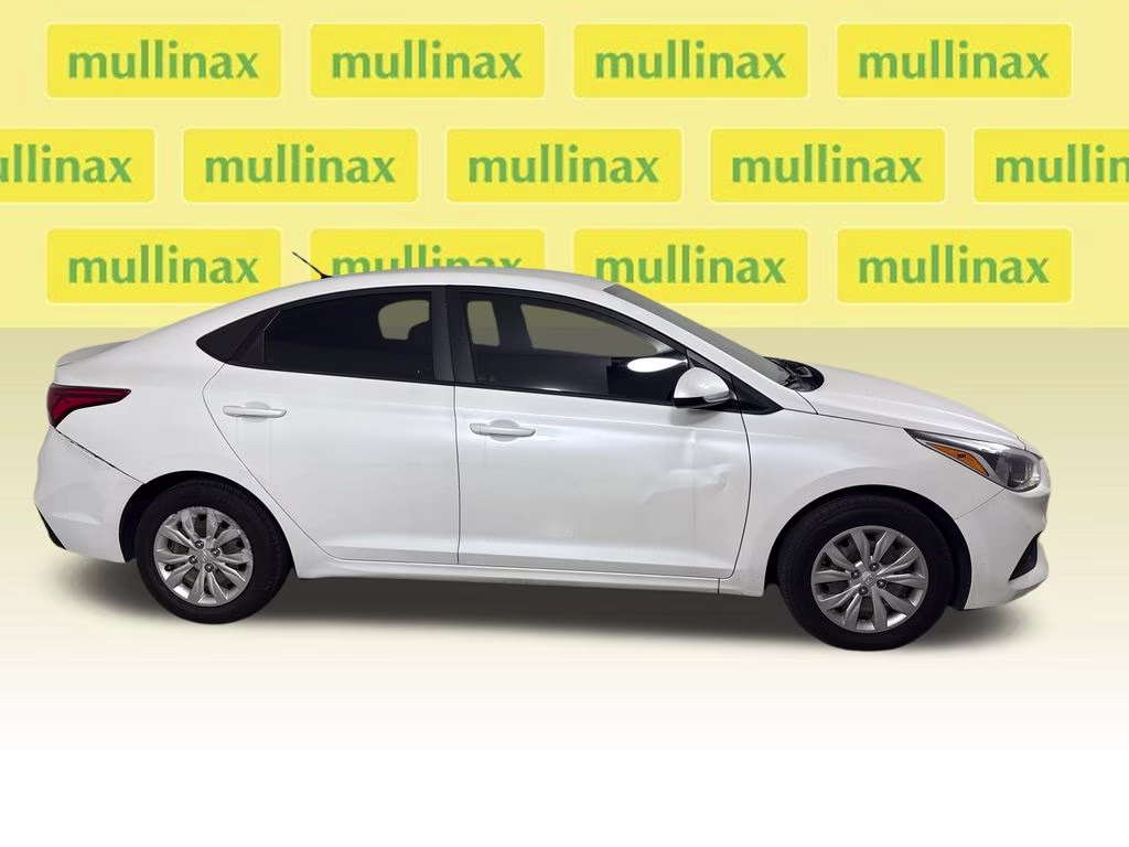 2019 Frost White Hyundai Accent SE FWD Sedan