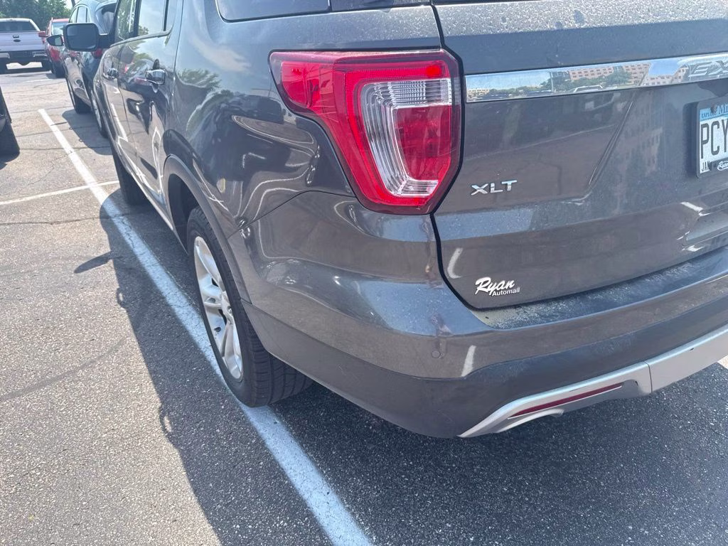 2017 Magnetic Ford Explorer XLT w/Comfort & Tow Pkg 4X4 SUV