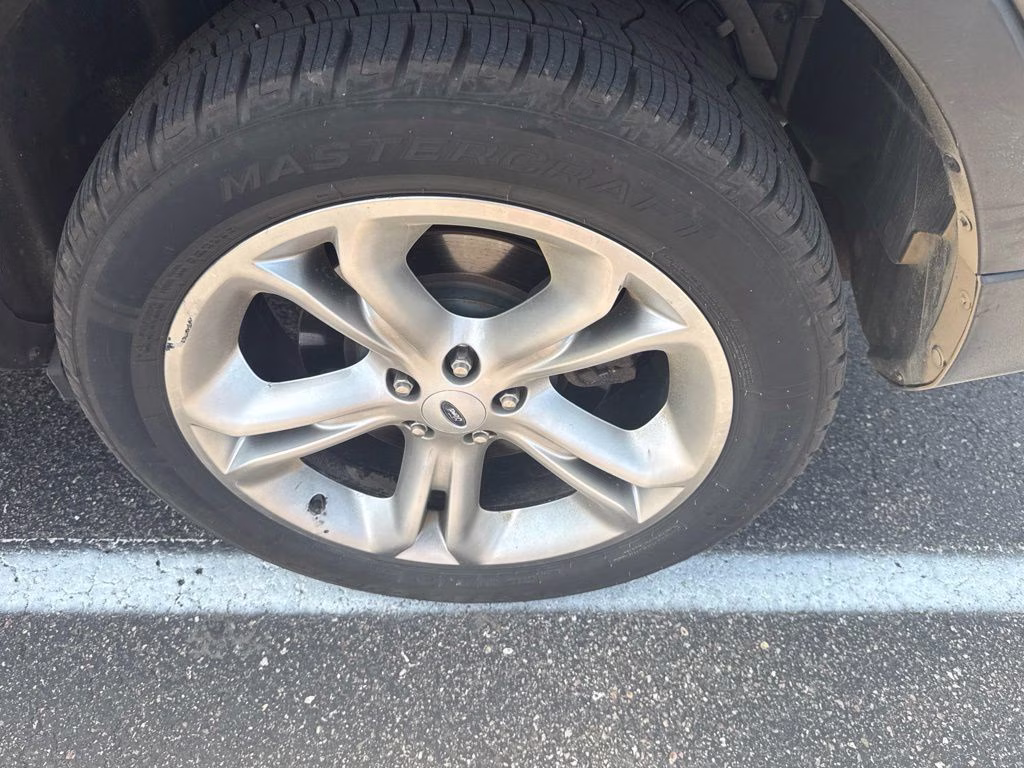 2017 Magnetic Ford Explorer XLT w/Comfort & Tow Pkg 4X4 SUV