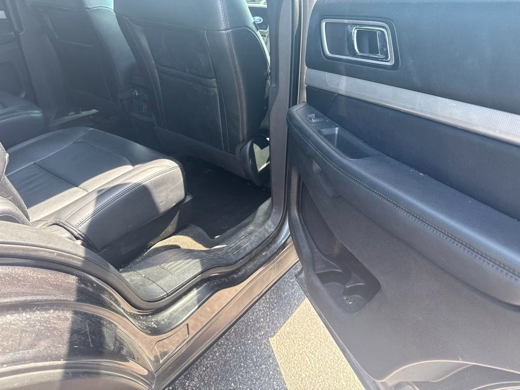 2017 Magnetic Ford Explorer XLT w/Comfort & Tow Pkg 4X4 SUV