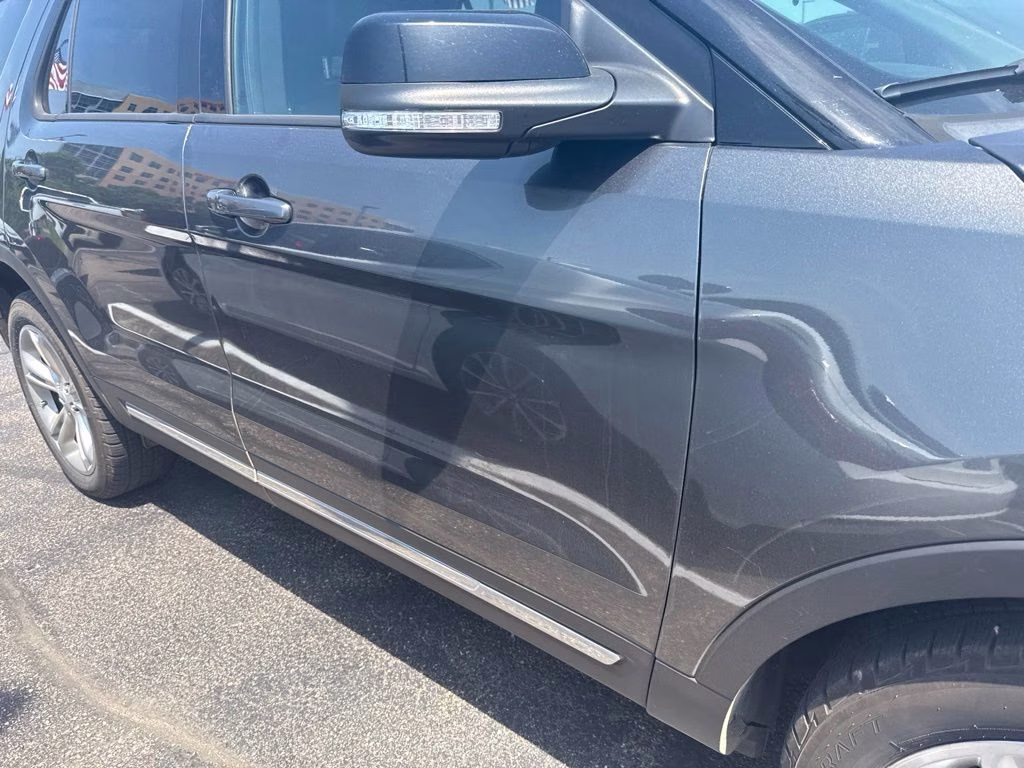 2017 Magnetic Ford Explorer XLT w/Comfort & Tow Pkg 4X4 SUV