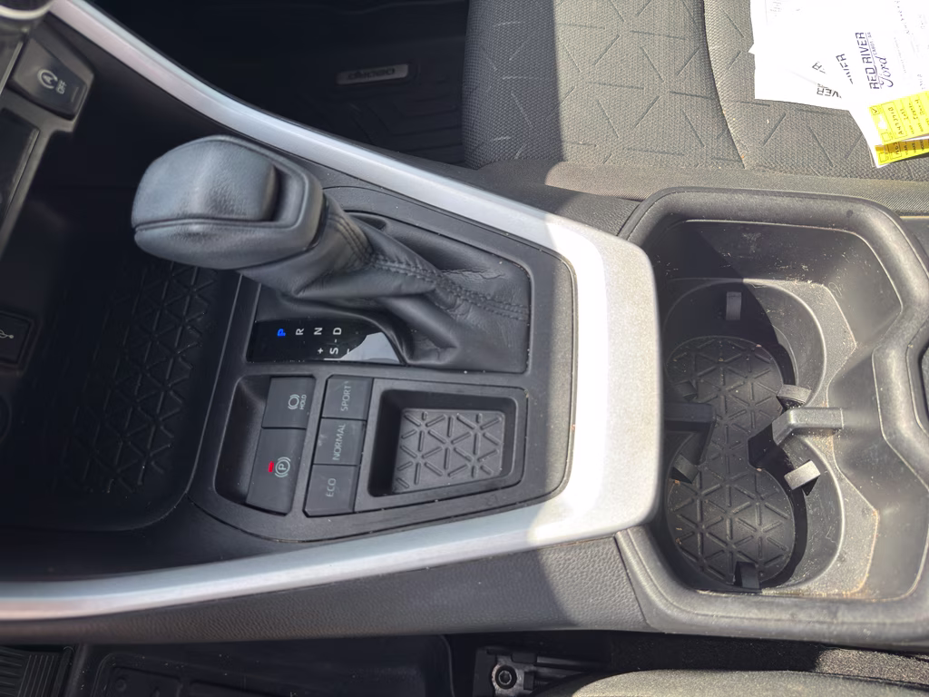 2022 Magnetic Gray Metallic Toyota RAV4 XLE FWD SUV