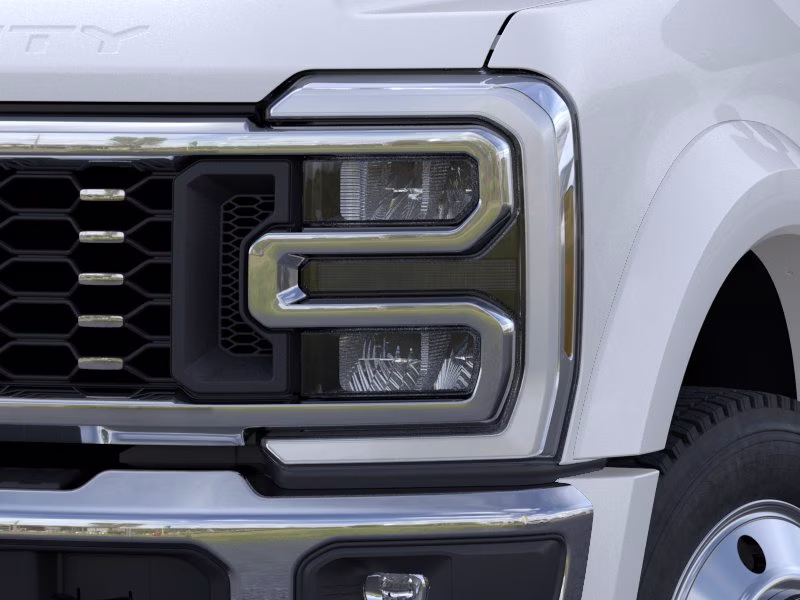 2026 Star White Metallic Tri-Coat Ford Super Duty F-450 DRW LARIAT 4X4 Truck
