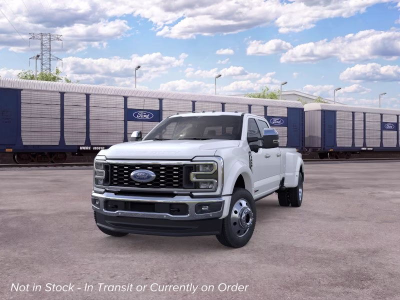 2026 Star White Metallic Tri-Coat Ford Super Duty F-450 DRW LARIAT 4X4 Truck
