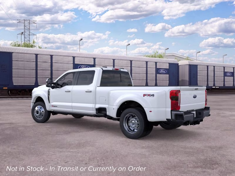 2026 Star White Metallic Tri-Coat Ford Super Duty F-450 DRW LARIAT 4X4 Truck
