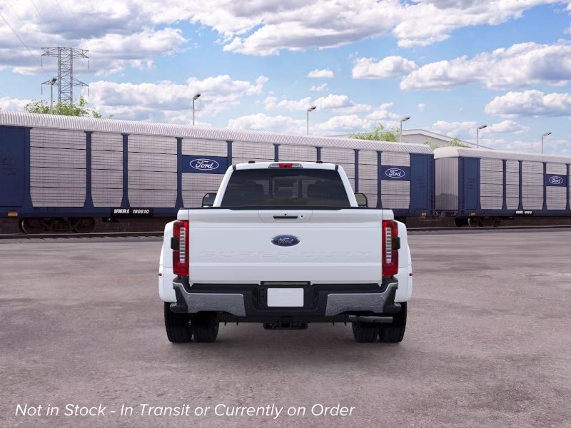 2026 Star White Metallic Tri-Coat Ford Super Duty F-450 DRW LARIAT 4X4 Truck