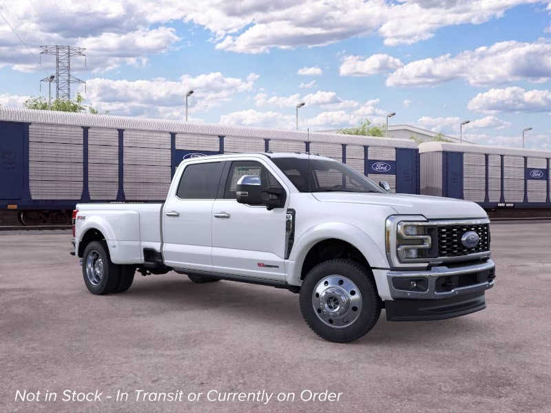 2026 Star White Metallic Tri-Coat Ford Super Duty F-450 DRW LARIAT 4X4 Truck