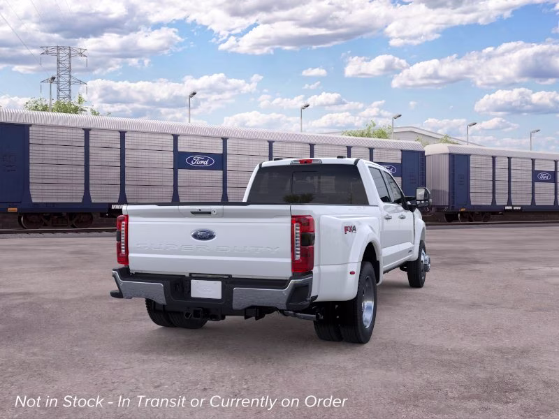 2026 Star White Metallic Tri-Coat Ford Super Duty F-450 DRW LARIAT 4X4 Truck