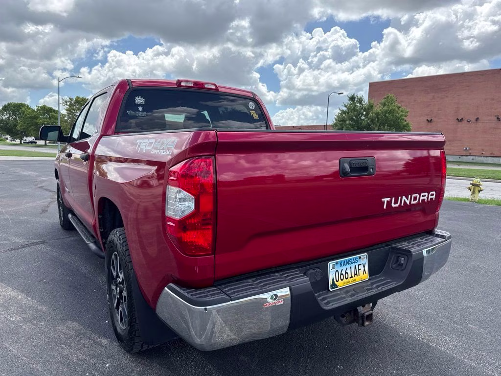 2018 Barcelona Red Metallic Toyota Tundra SR5 4X4 Truck