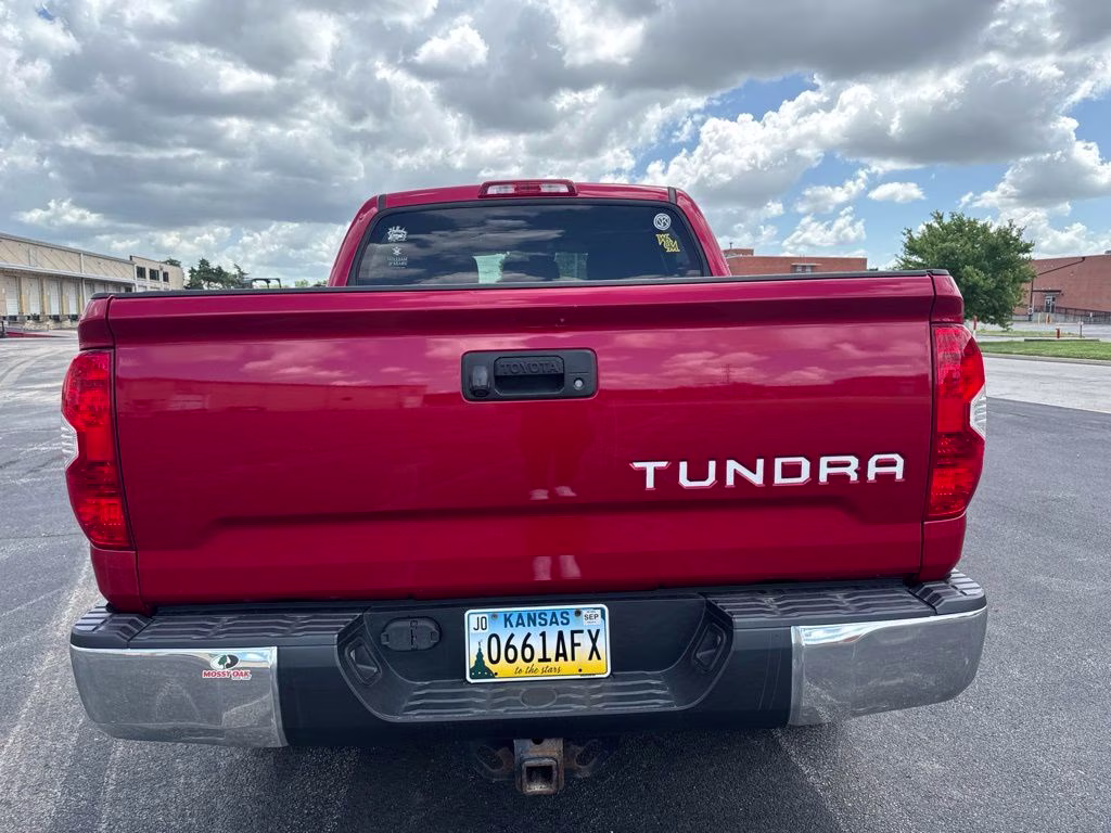 2018 Barcelona Red Metallic Toyota Tundra SR5 4X4 Truck
