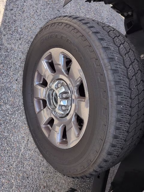 2023 Silver Ford Super Duty F-350 SRW Lariat 4X4 Truck