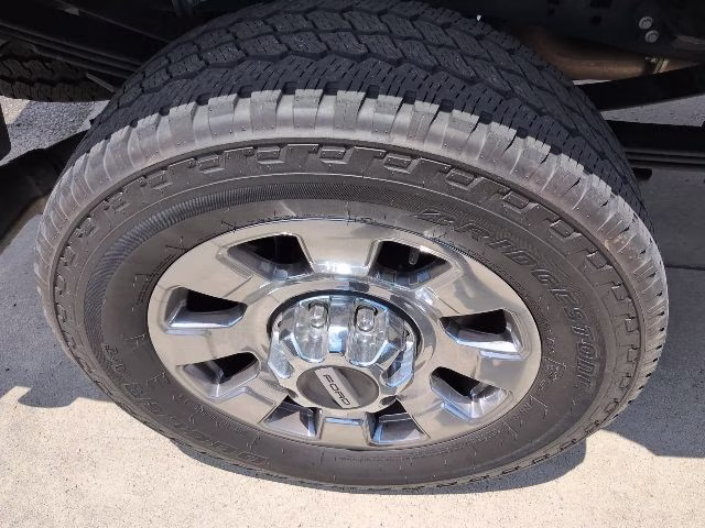 2023 Silver Ford Super Duty F-350 SRW Lariat 4X4 Truck