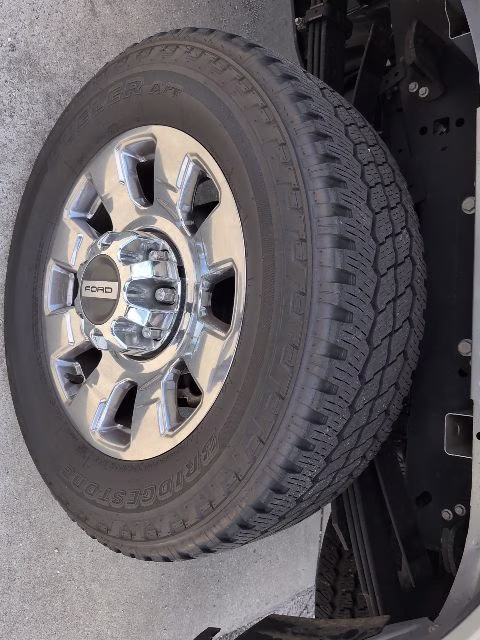 2023 Silver Ford Super Duty F-350 SRW Lariat 4X4 Truck