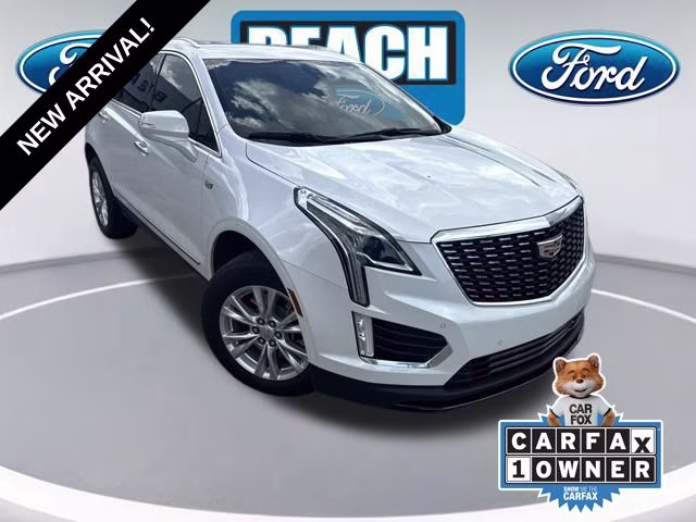 2023 Crystal White Tricoat Cadillac XT5 Luxury FWD SUV