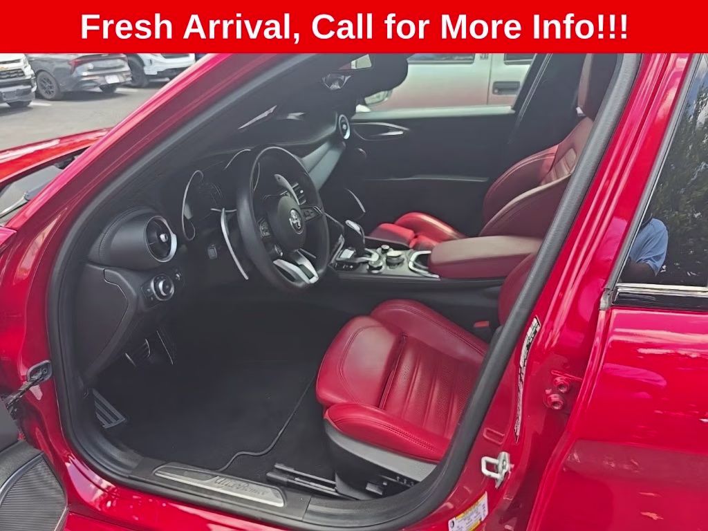 2022 Alfa Rosso Alfa Romeo Giulia Veloce AWD Sedan