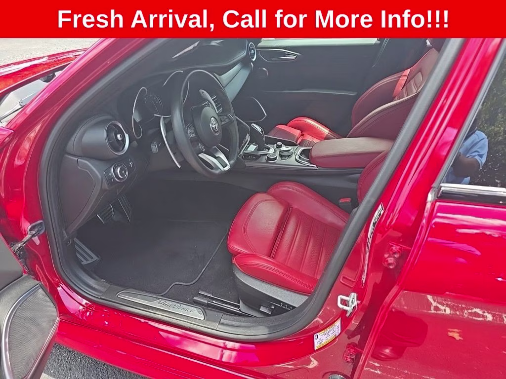 2022 Alfa Rosso Alfa Romeo Giulia Veloce AWD Sedan