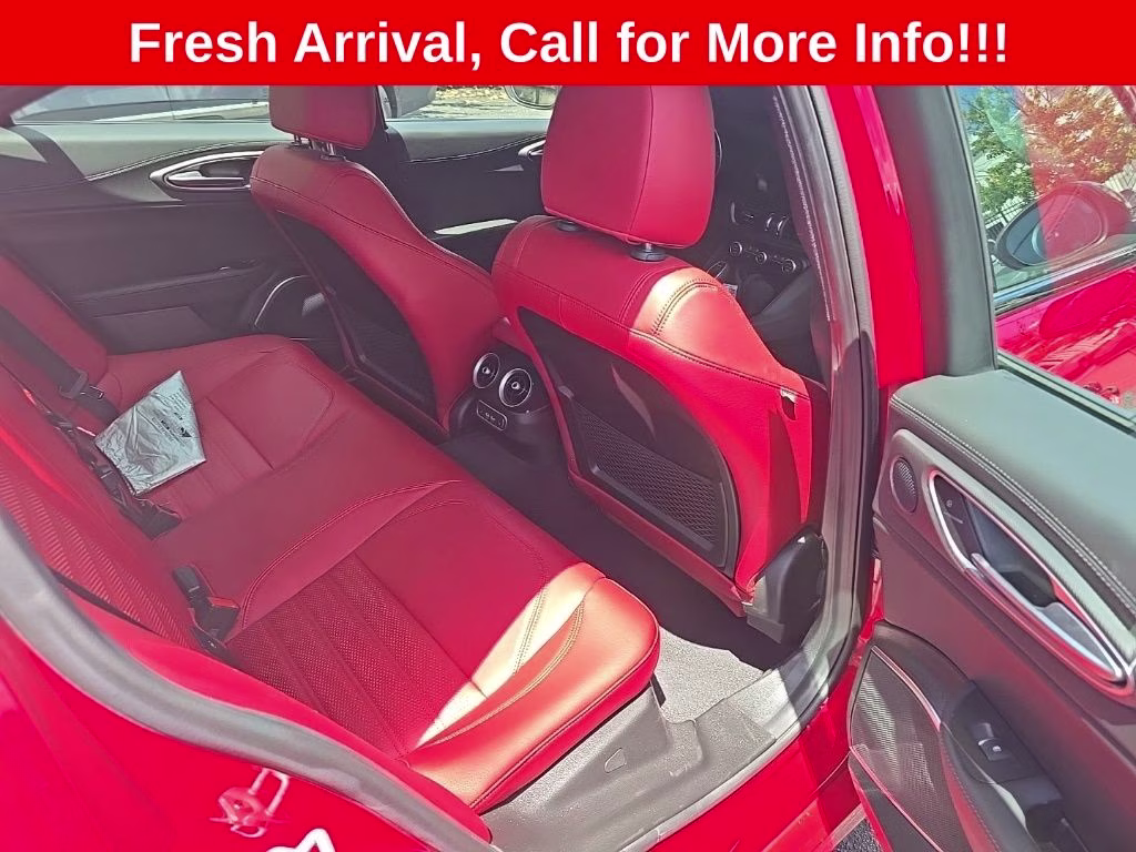 2022 Alfa Rosso Alfa Romeo Giulia Veloce AWD Sedan