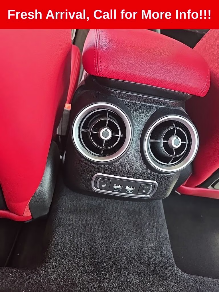 2022 Alfa Rosso Alfa Romeo Giulia Veloce AWD Sedan