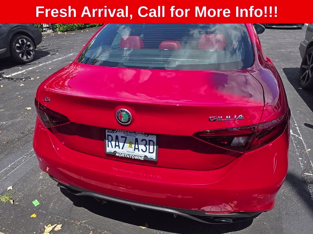 2022 Alfa Rosso Alfa Romeo Giulia Veloce AWD Sedan
