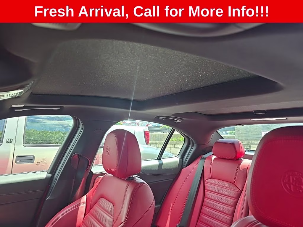 2022 Alfa Rosso Alfa Romeo Giulia Veloce AWD Sedan