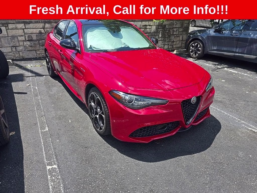 2022 Alfa Rosso Alfa Romeo Giulia Veloce AWD Sedan