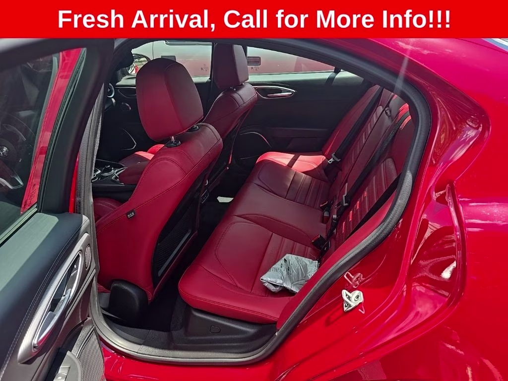 2022 Alfa Rosso Alfa Romeo Giulia Veloce AWD Sedan