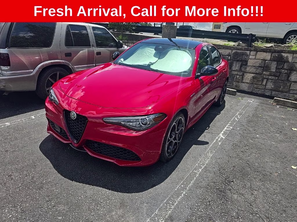 2022 Alfa Rosso Alfa Romeo Giulia Veloce AWD Sedan