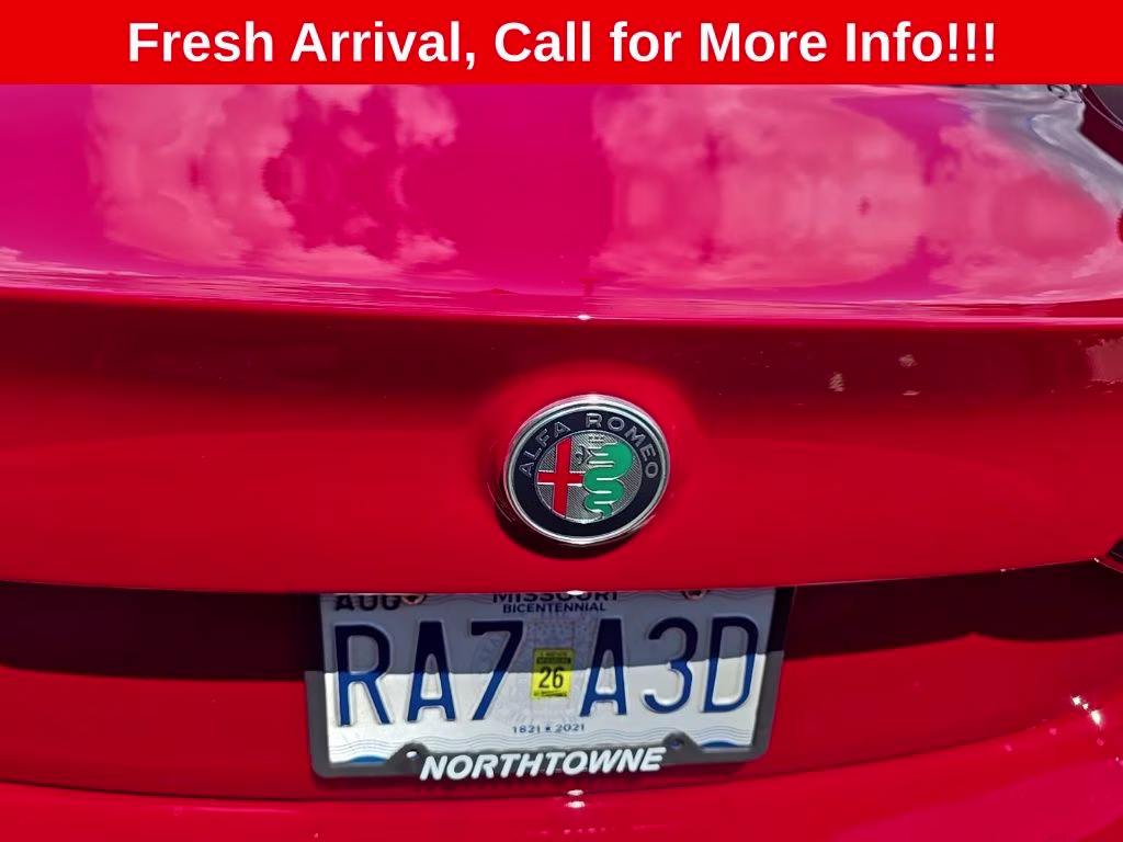 2022 Alfa Rosso Alfa Romeo Giulia Veloce AWD Sedan