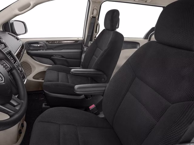 2017 White Knuckle Clearcoat Dodge Grand Caravan SE Plus FWD Van