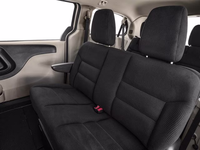 2017 White Knuckle Clearcoat Dodge Grand Caravan SE Plus FWD Van