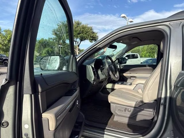 2019 Silver Spruce Metallic Ford Expedition XLT RWD SUV