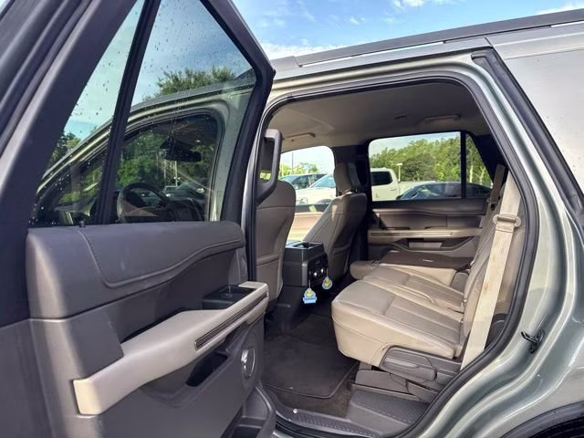 2019 Silver Spruce Metallic Ford Expedition XLT RWD SUV