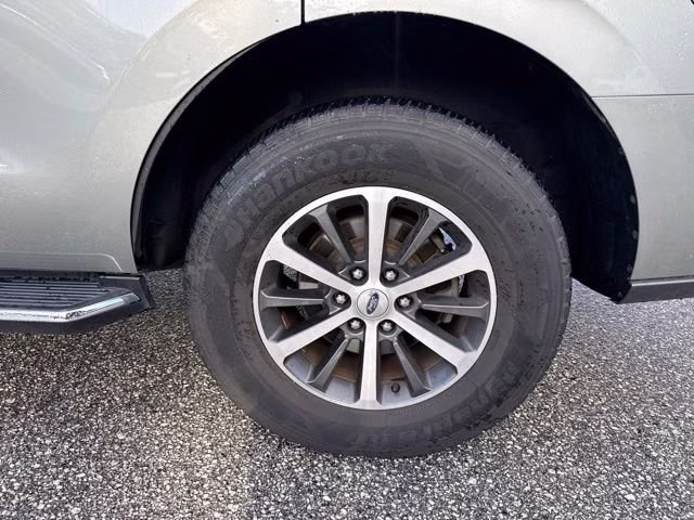 2019 Silver Spruce Metallic Ford Expedition XLT RWD SUV