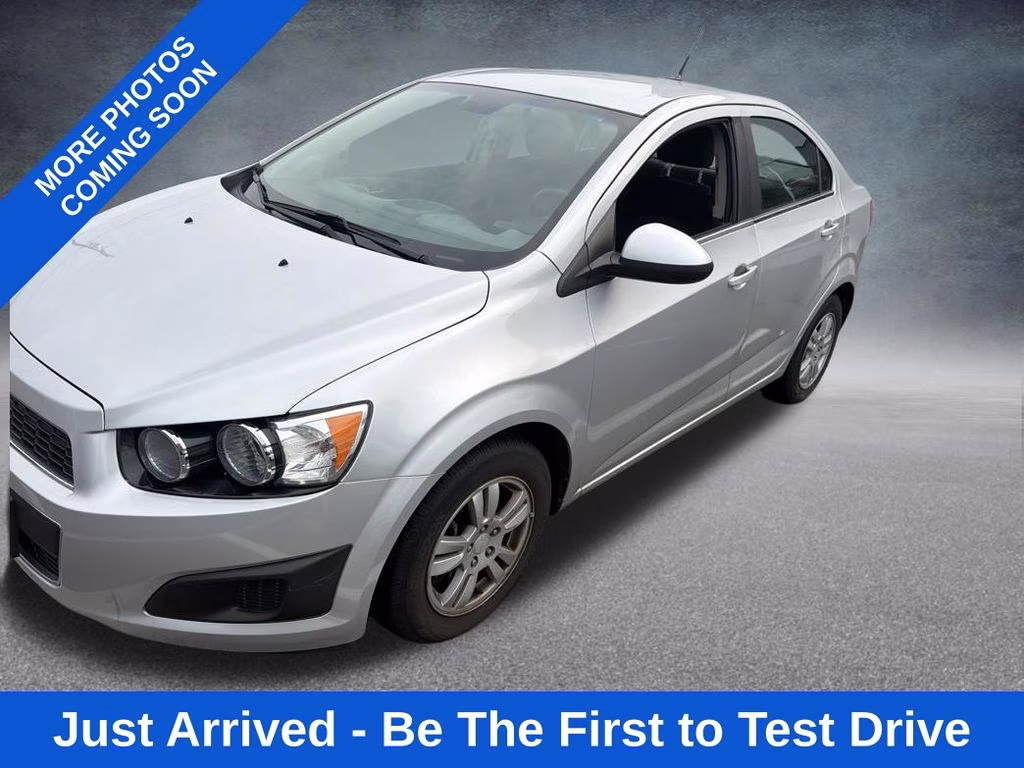 2013 Silver Ice Metallic Chevrolet Sonic LT FWD Sedan