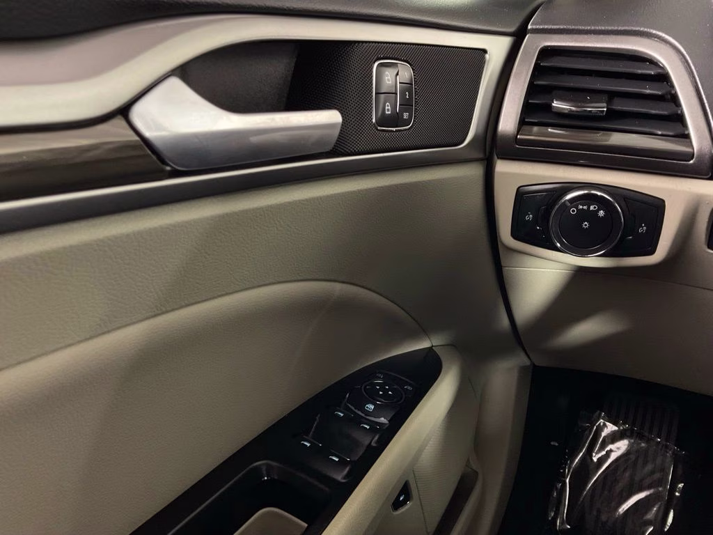 2019 Magnetic Ford Fusion Hybrid SEL FWD Sedan