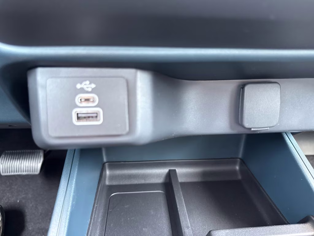 2026 Oxford White Ford Maverick XL FWD Truck